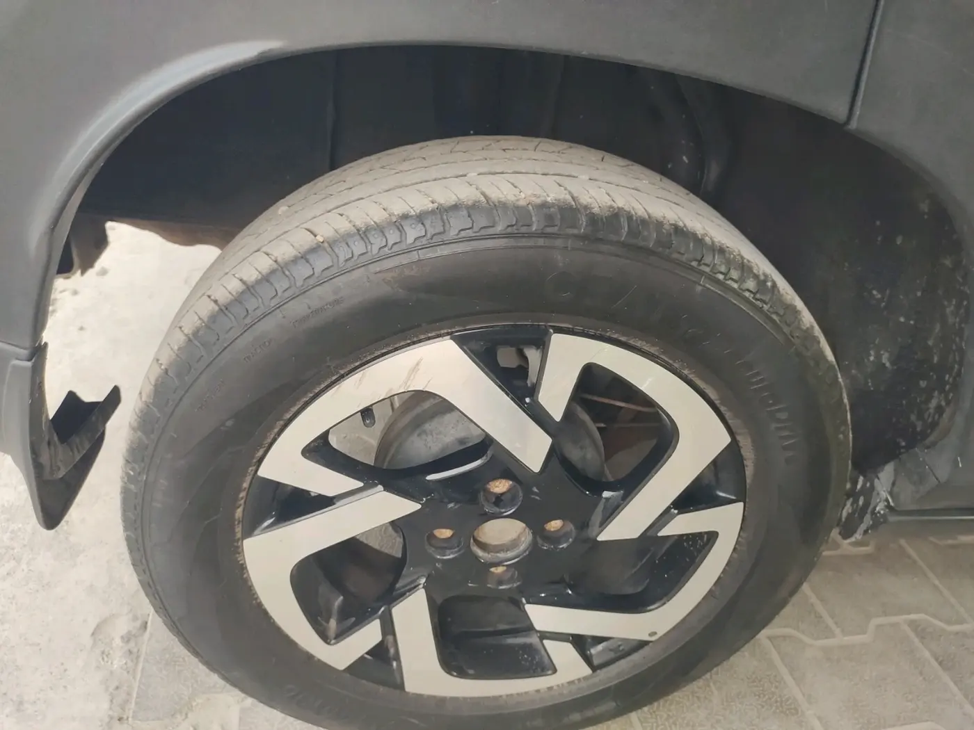 2022 Nissan MAGNITE XV EXECUTIVE, Petrol, Manual, 23,848 km, tyre