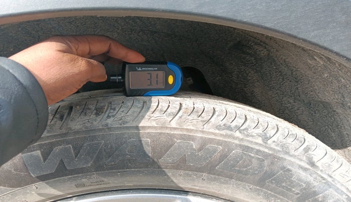 2019 Mahindra XUV300 W6 1.5 DIESEL AMT, Diesel, Automatic, 44,705 km, tyre