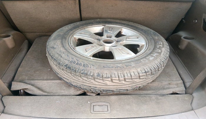 2012 Mahindra XUV500 W8, Diesel, Manual, 1,25,467 km, tyre