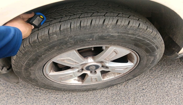 2012 Mahindra XUV500 W8, Diesel, Manual, 1,25,467 km, tyre