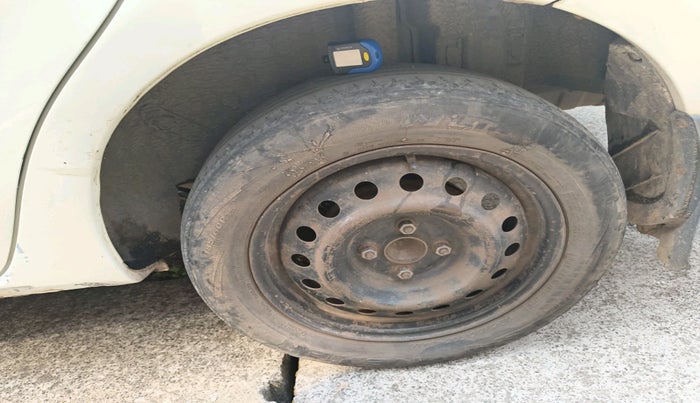 2012 Toyota Etios GD, Diesel, Manual, 2,49,996 km, tyre