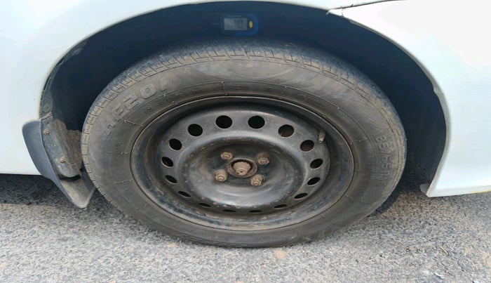 2012 Toyota Etios GD, Diesel, Manual, 2,49,996 km, tyre