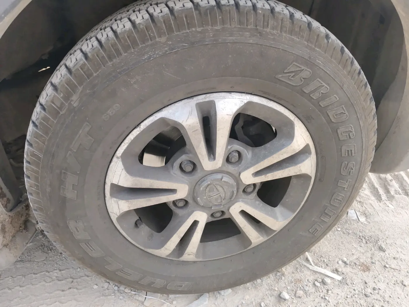 2018 Tata Hexa XE 4X2 7 STR, Diesel, Manual, 1,82,899 km, tyre