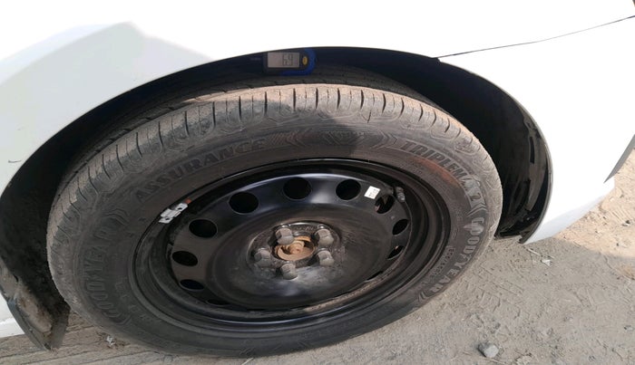 2023 Skoda SLAVIA STYLE 1.0L TSI MT, Petrol, Manual, 96,186 km, tyre