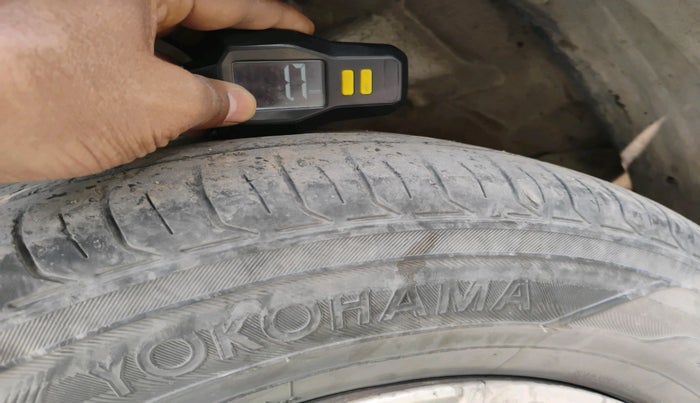 2013 Maruti Swift VDI, Diesel, Manual, 2,90,550 km, tyre