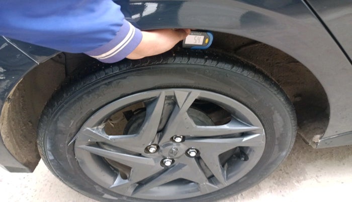 2021 Hyundai NEW I20 SPORTZ 1.2 MT, Petrol, Manual, 34,029 km, tyre