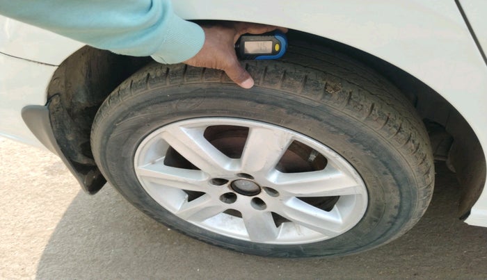 2011 Volkswagen Vento HIGHLINE DIESEL 1.6, Diesel, Manual, 96,644 km, tyre