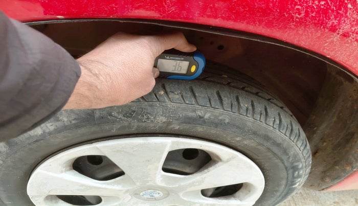 2012 Honda Brio S MT, Petrol, Manual, 1,70,480 km, tyre