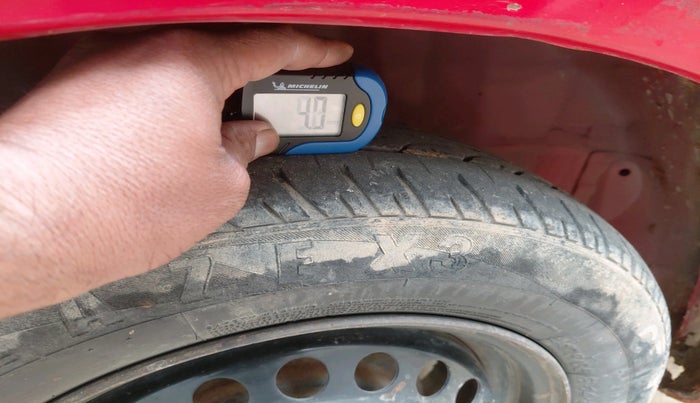 2012 Honda Brio S MT, Petrol, Manual, 1,70,480 km, tyre