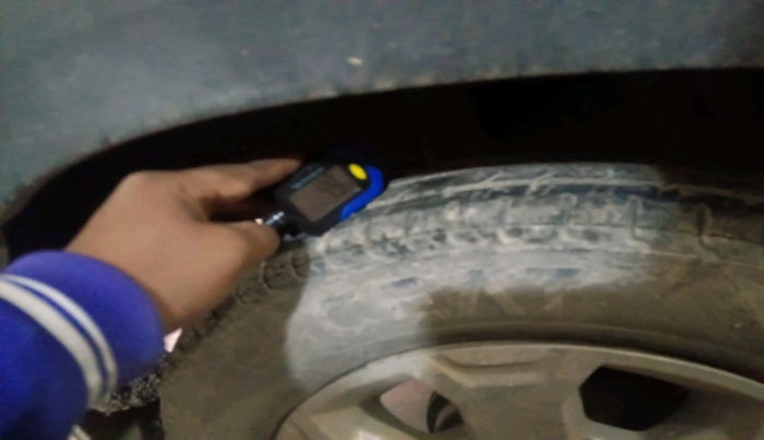 2018 Renault Kwid CLIMBER 1.0 AMT, Petrol, Automatic, 34,380 km, tyre