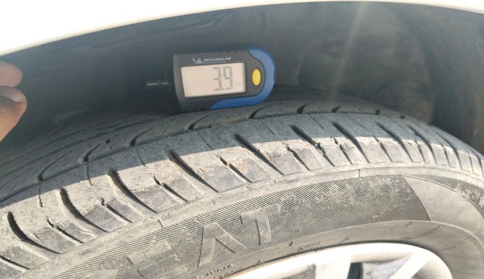 2011 Hyundai i20 MAGNA 1.4 CRDI, Diesel, Manual, 1,72,000 km, tyre