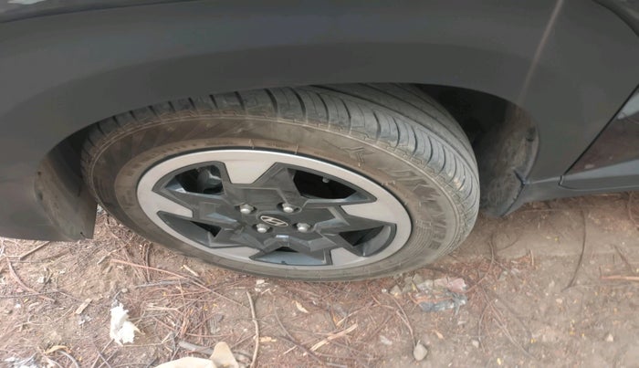 2025 Hyundai EXTER  SX 1.2 AMT, Petrol, Automatic, 5,699 km, tyre