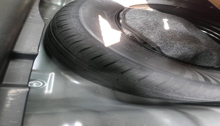 2025 Hyundai EXTER  SX 1.2 AMT, Petrol, Automatic, 5,699 km, tyre