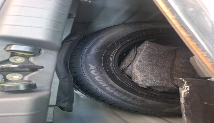 2020 Hyundai GRAND I10 NIOS SPORTZ AMT 1.2 KAPPA VTVT, Petrol, Automatic, 30,186 km, tyre