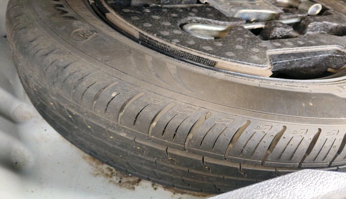 2021 Maruti Vitara Brezza VXI, Petrol, Manual, 56,826 km, tyre