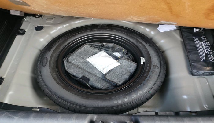 2023 KIA SONET HTX 1.0 DCT, Petrol, Automatic, 36,549 km, tyre