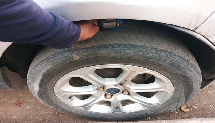 2021 Ford Ecosport TITANIUM 1.5L DIESEL, Diesel, Manual, 1,66,400 km, tyre