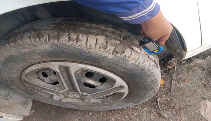 2022 Tata ALTROZ XE PLUS PETROL, Petrol, Manual, 25,203 km, tyre