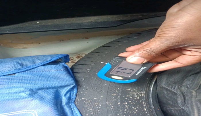 2022 Tata ALTROZ XE PLUS PETROL, Petrol, Manual, 25,203 km, tyre