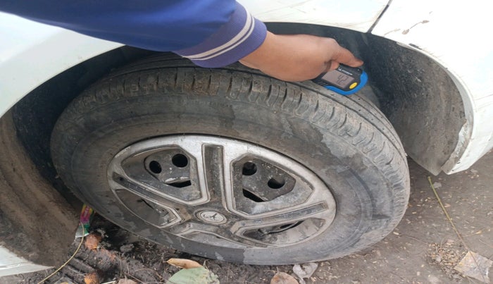 2022 Tata ALTROZ XE PLUS PETROL, Petrol, Manual, 25,203 km, tyre