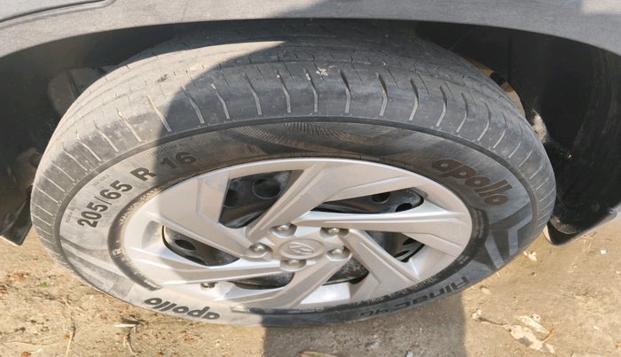 2020 Hyundai Creta EX 1.5 PETROL, Petrol, Manual, 23,576 km, tyre