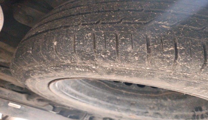 2019 MG HECTOR SHARP HYBRID 1.5 PETROL, Petrol, Manual, 1,32,139 km, tyre