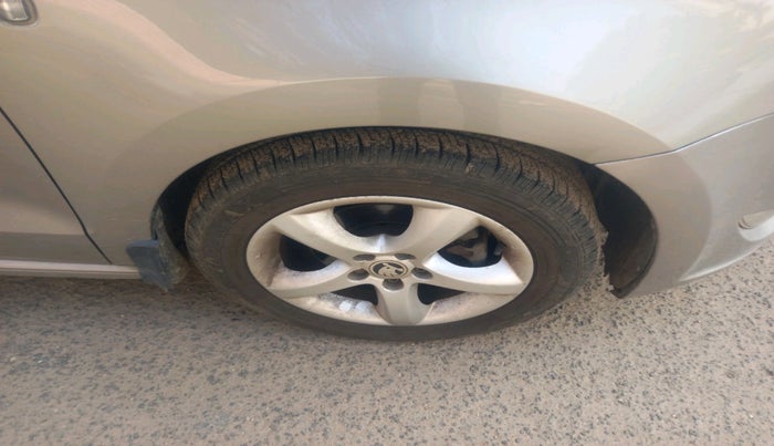 2015 Skoda Rapid AMBITION 1.5 TDI, Diesel, Manual, 1,39,369 km, tyre