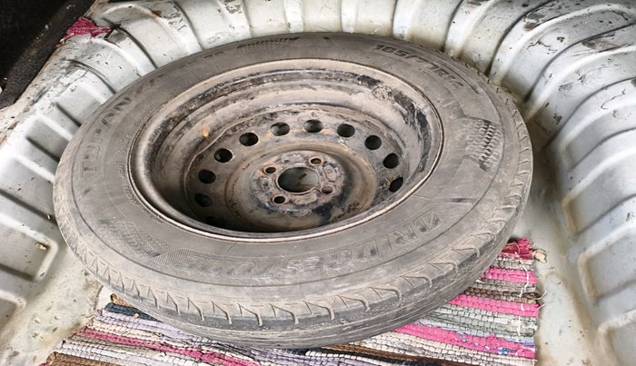 2011 Nissan Sunny XL, Petrol, Manual, 2,65,237 km, tyre