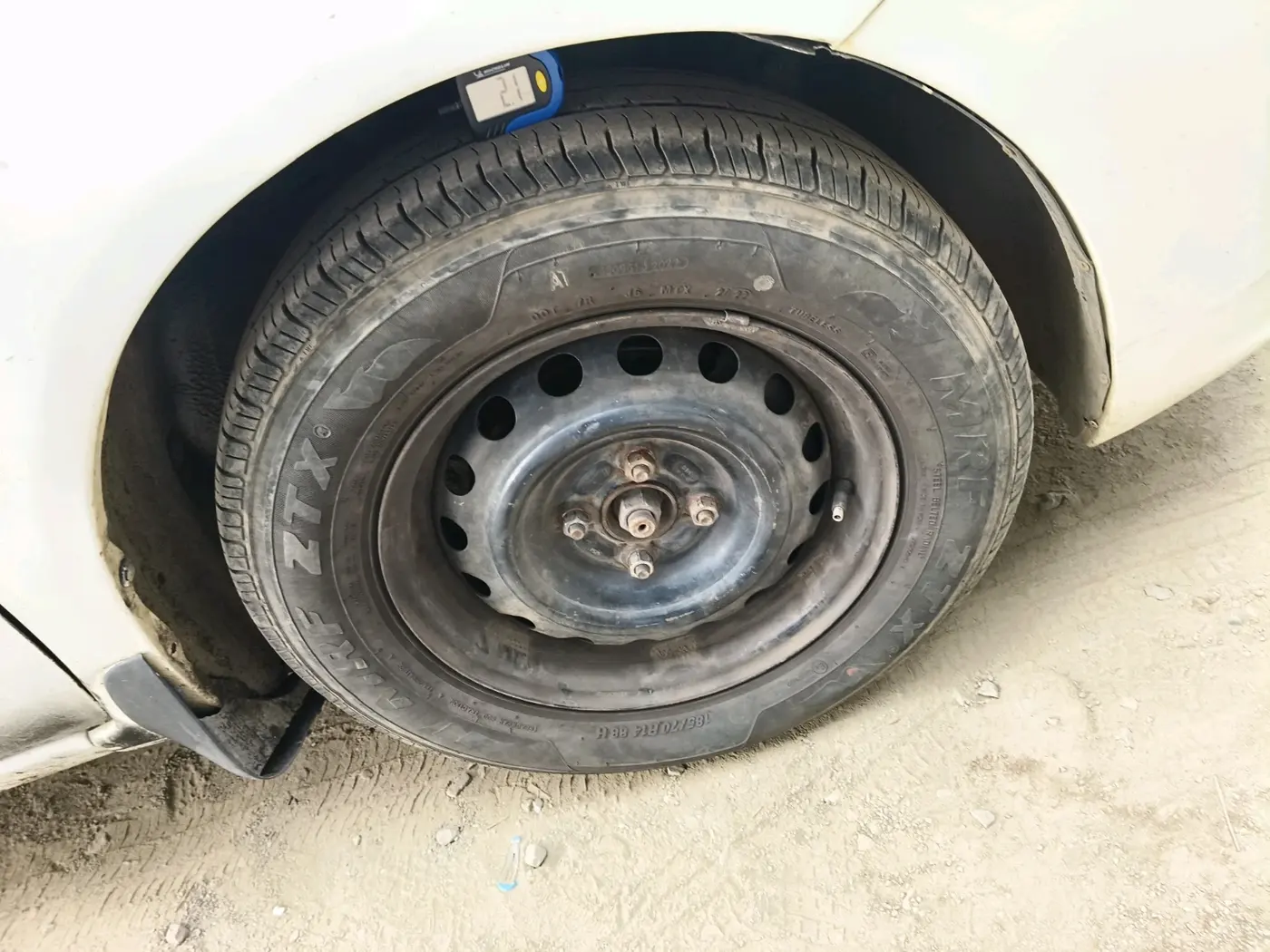 2011 Nissan Sunny XL, Petrol, Manual, 2,65,237 km, tyre