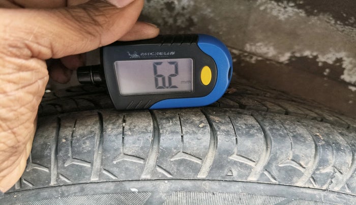 2015 Maruti Wagon R 1.0 LXI CNG, CNG, Manual, 84,634 km, tyre