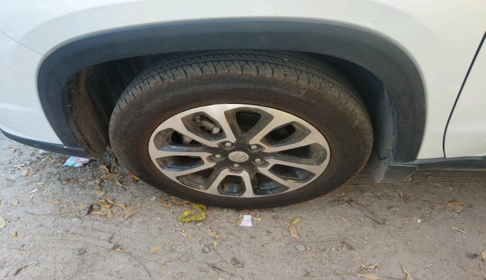 2024 Maruti Grand Vitara SIGMA SMART HYBRID, Petrol, Manual, 31,472 km, tyre