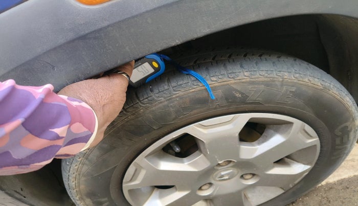 2019 Renault Kwid CLIMBER 1.0 AMT, Petrol, Automatic, 30,753 km, tyre