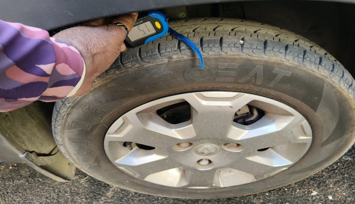 2019 Renault Kwid CLIMBER 1.0 AMT, Petrol, Automatic, 30,753 km, tyre