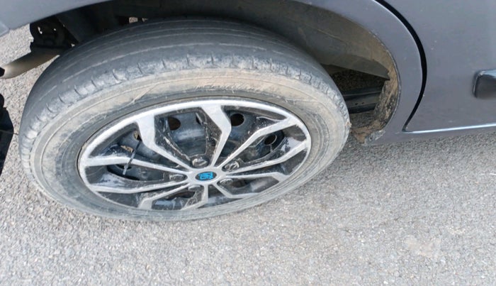 2014 Maruti Wagon R 1.0 VXI, Petrol, Manual, 1,13,622 km, tyre