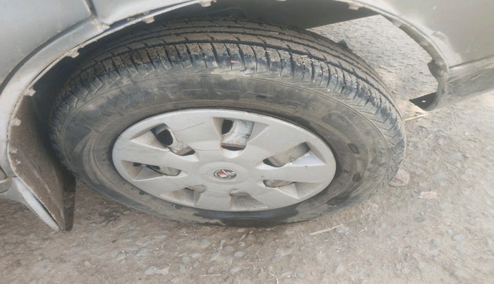 2015 Maruti Eeco 5 STR WITH A/C+HTR, Petrol, Manual, 61,416 km, tyre