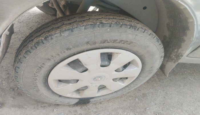 2015 Maruti Eeco 5 STR WITH A/C+HTR, Petrol, Manual, 61,416 km, tyre