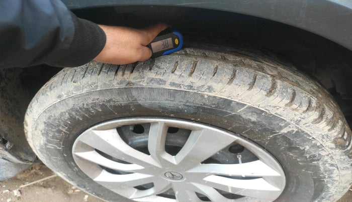 2015 Mahindra XUV500 W6, Diesel, Manual, 1,17,054 km, tyre