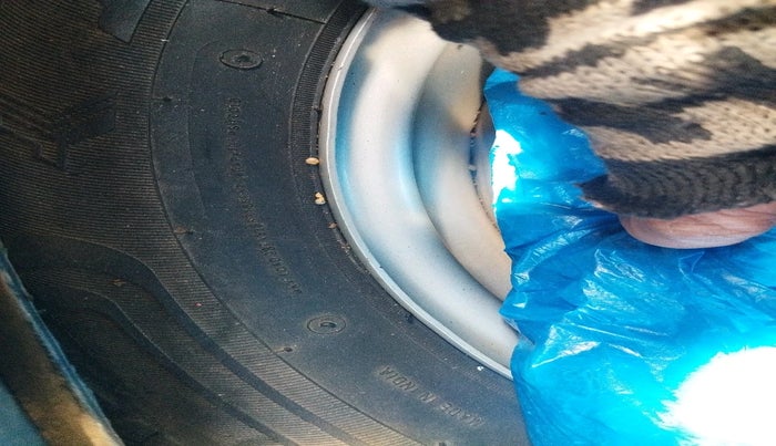 2013 Maruti Wagon R 1.0 LXI CNG, Petrol, Manual, 90,564 km, tyre