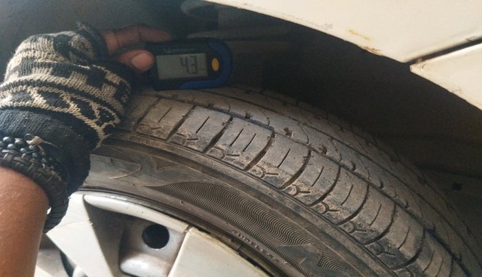 2013 Maruti Wagon R 1.0 LXI CNG, Petrol, Manual, 90,564 km, tyre