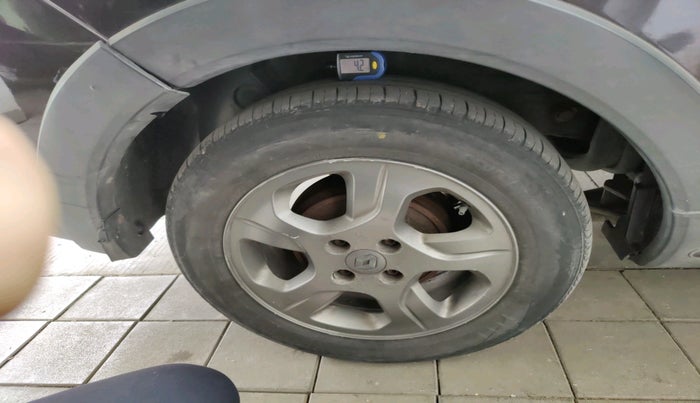 2015 Renault Lodgy 110 PS RXZ STEPWAY 7 STR, Diesel, Manual, 98,747 km, tyre