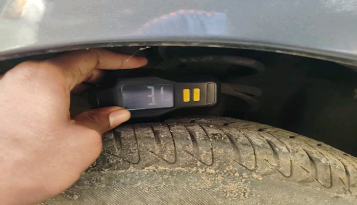 2013 Hyundai i10 MAGNA 1.2, Petrol, Manual, 88,677 km, tyre