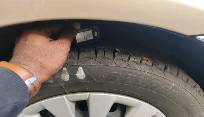 2013 Toyota Etios Liva G, Petrol, Manual, 38,270 km, tyre