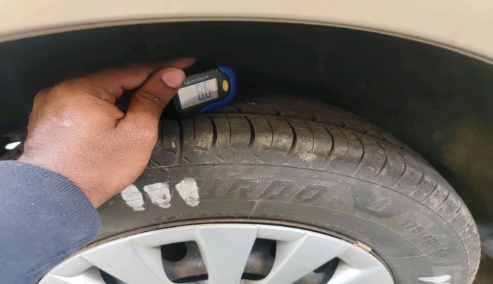 2013 Toyota Etios Liva G, Petrol, Manual, 38,270 km, tyre