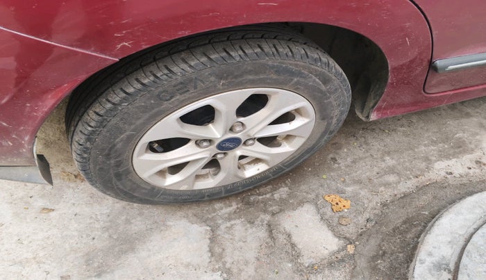 2017 Ford Figo Aspire TITANIUM 1.2 PETROL, Petrol, Manual, 78,322 km, tyre