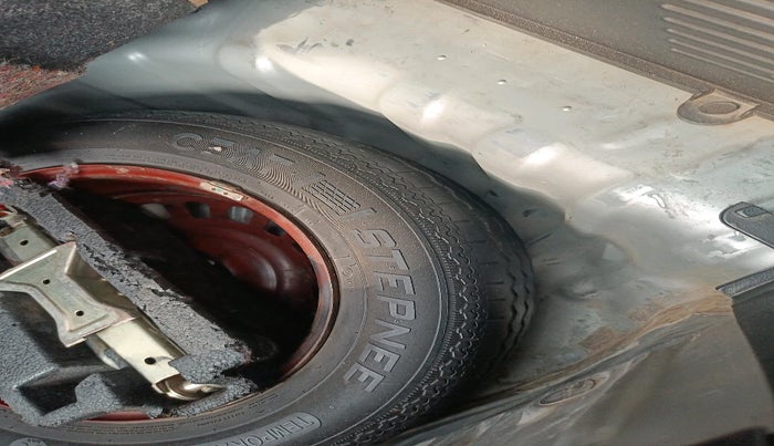 2021 Renault Kiger RXE MT, Petrol, Manual, 74,038 km, tyre