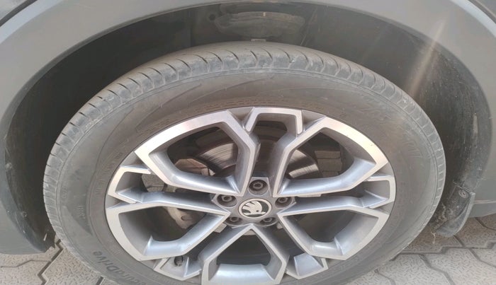 2023 Skoda KUSHAQ STYLE 1.0L TSI AT, Petrol, Automatic, 28,885 km, tyre