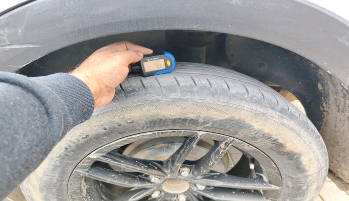 2017 Hyundai Creta E PLUS 1.4 DIESEL, Diesel, Manual, 1,15,423 km, tyre