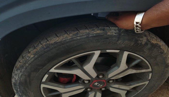 2020 KIA SELTOS GTX PLUS AT 1.5 DIESEL, Diesel, Automatic, 1,45,804 km, tyre