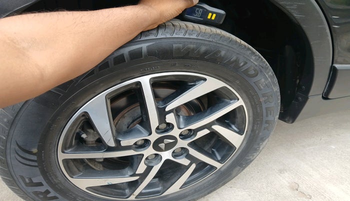 2022 Mahindra XUV300 W8 1.2 PETROL, Petrol, Manual, 42,736 km, tyre