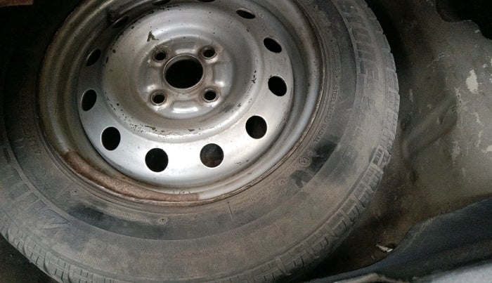 2014 Maruti Swift Dzire VXI, Petrol, Manual, 80,326 km, tyre